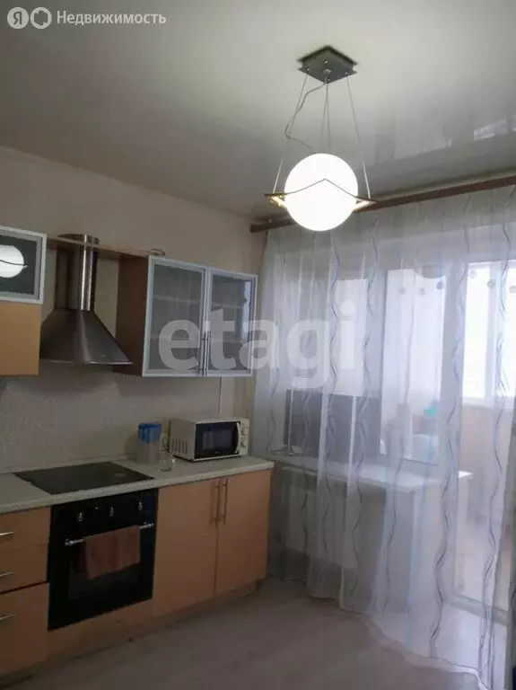 2-комнатная квартира: Тюмень, улица Клары Цеткин, 61к2 (72 м) - Фото 1