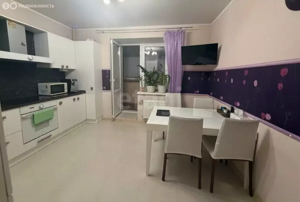 2-комнатная квартира: Белгород, Гостенская улица, 12 (80.4 м) - Фото 2