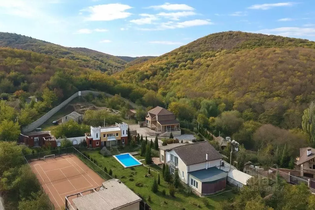 Дом в Крым, Симферопольский район, Добровское с/пос, с. Краснолесье ... - Фото 1