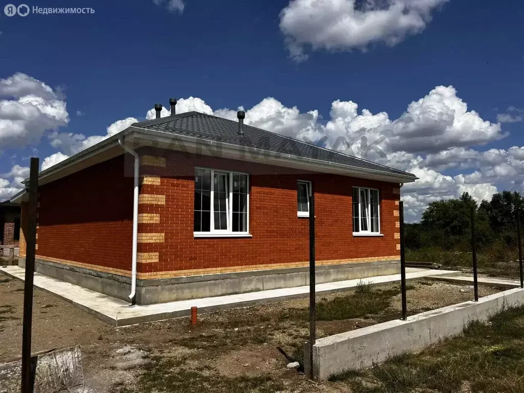 Дом в Майкоп, улица Сергея Сивикьяна (97.7 м) - Фото 1