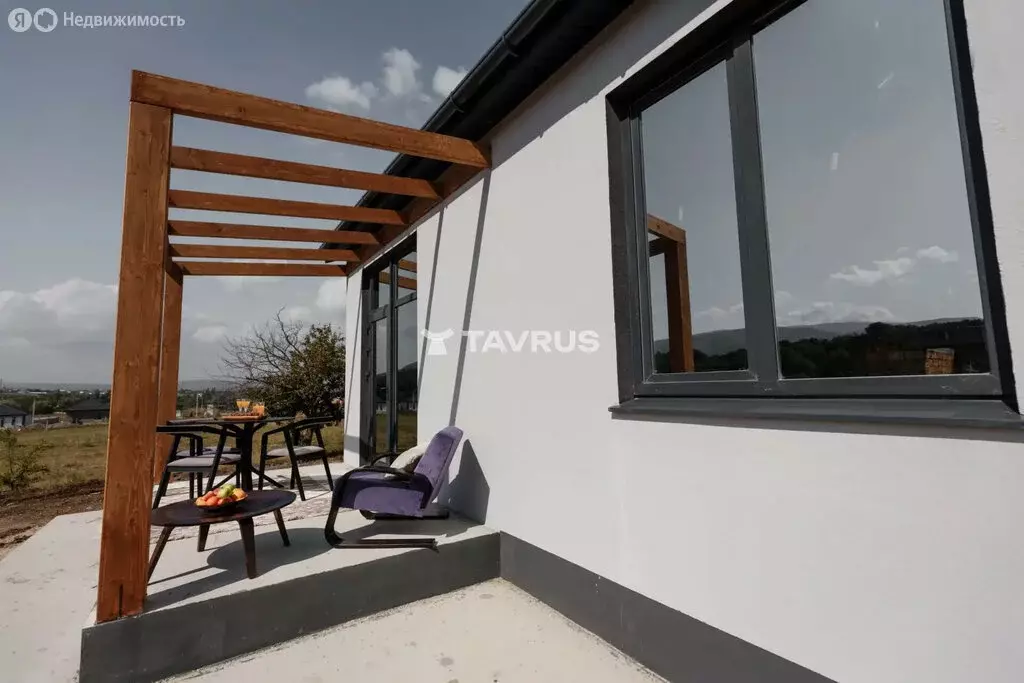 Дом в Симферопольский район, село Мирное (108 м) - Фото 1