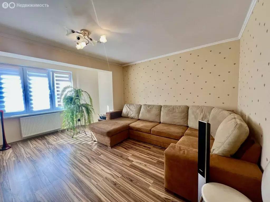 3-комнатная квартира: Калининград, улица Александра Суворова, 42 (83.2 ... - Фото 1