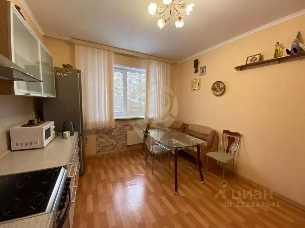 2-к кв. Белгородская область, Старый Оскол Степной мкр, 8 (61.3 м) - Фото 1