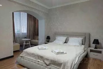 2-к кв. Ставропольский край, Ессентуки ул. Орджоникидзе, 83к1 (80.0 м) - Фото 0