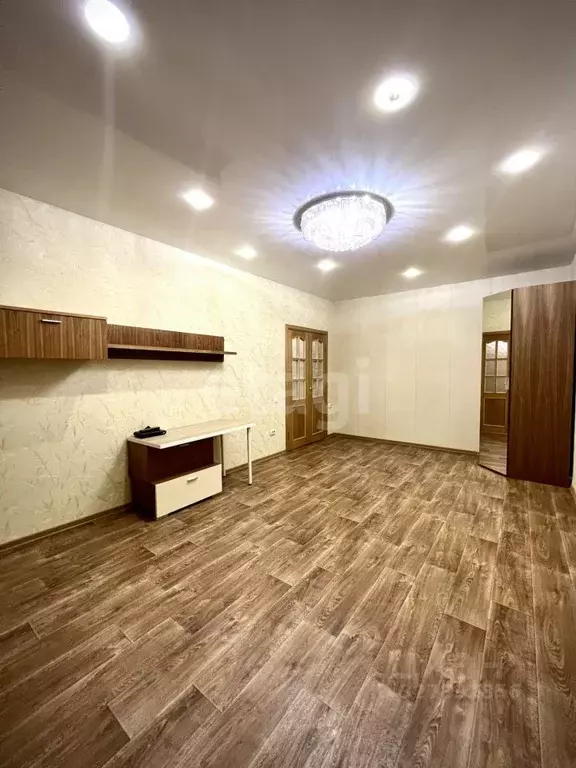 2-к кв. Ямало-Ненецкий АО, Новый Уренгой Юбилейный мкр, 2/5А (60.4 м) - Фото 1