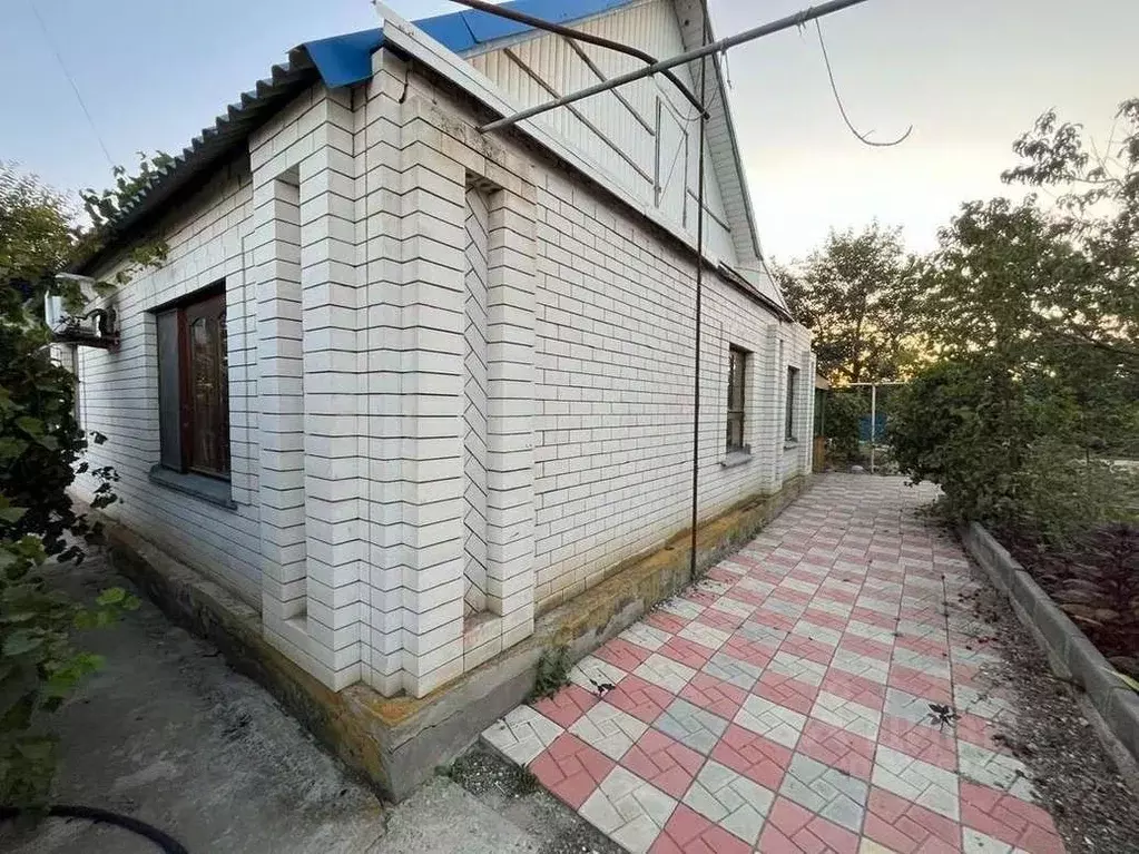 Дом в Астраханская область, с. Икряное ул. Матросова, 37 (72 м) - Фото 2