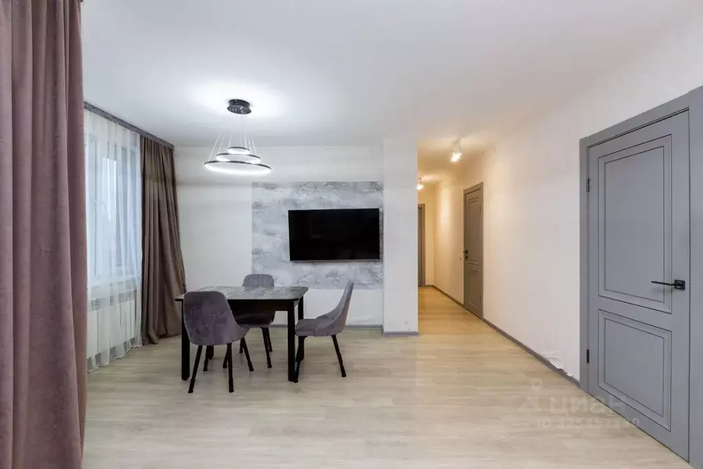 3-к кв. Свердловская область, Екатеринбург ул. Цвиллинга, 7А/2 (85.1 ... - Фото 2