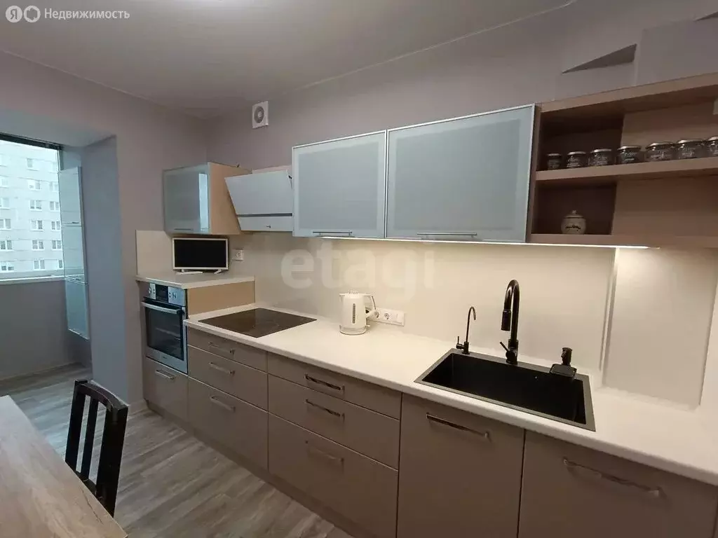 3-комнатная квартира: Ижевск, улица А.Н. Сабурова, 23А (57.1 м) - Фото 2