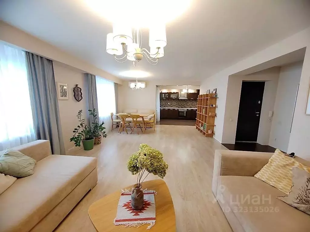 3-к кв. Пензенская область, Заречный Озерская ул., 8 (92.4 м) - Фото 1