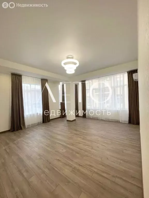 3-комнатная квартира: Сочи, улица Ленина, 294/6А (76 м) - Фото 1