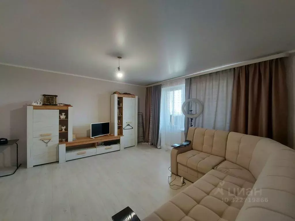 2-к кв. Крым, Красногвардейский район, Октябрьское пгт ул. Цурцумия, 9 ... - Фото 1