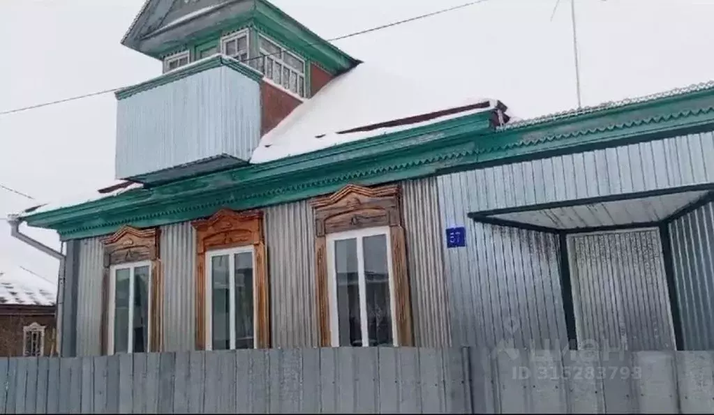 Дом в Башкортостан, Чишминский район, с. Сафарово ул. Байбурина, 57 ... - Фото 0