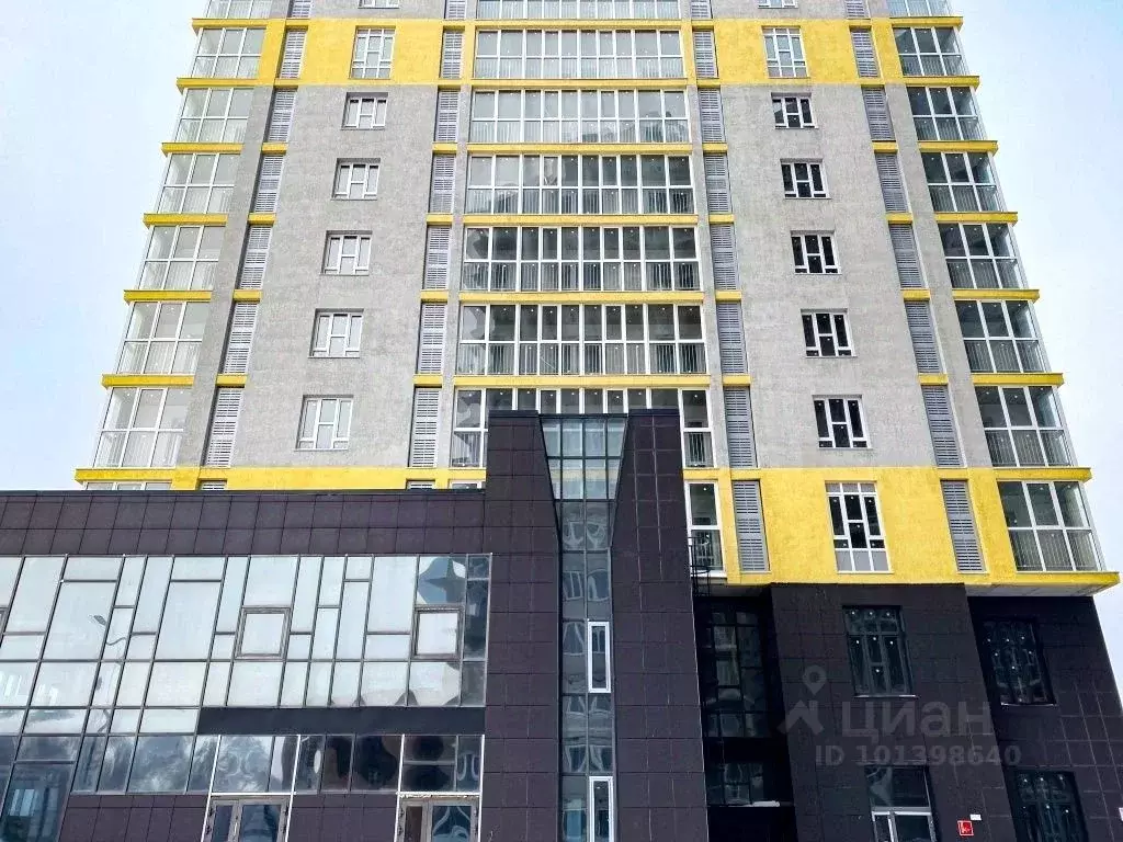 2-к кв. Омская область, Омск просп. Королева, 7 (69.6 м) - Фото 0