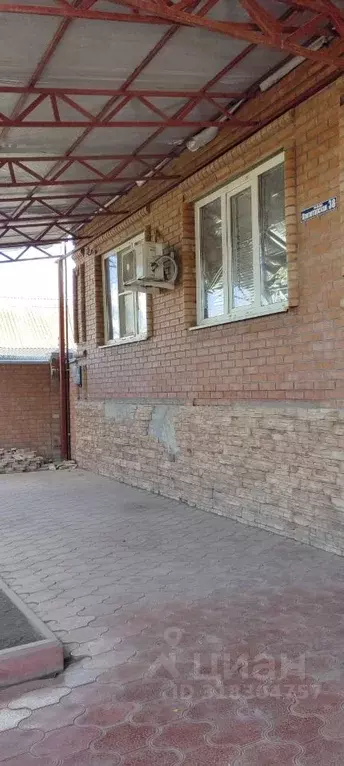 Дом в Ростовская область, пос. Целина ул. Пролетарская (140 м) - Фото 0