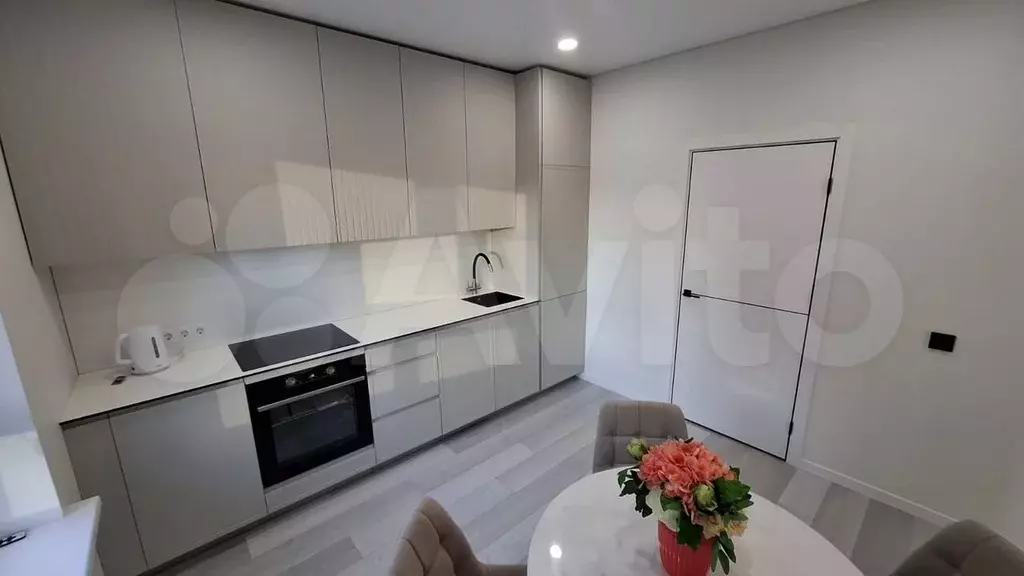 2-к. квартира, 60 м, 4/25 эт. - Фото 0
