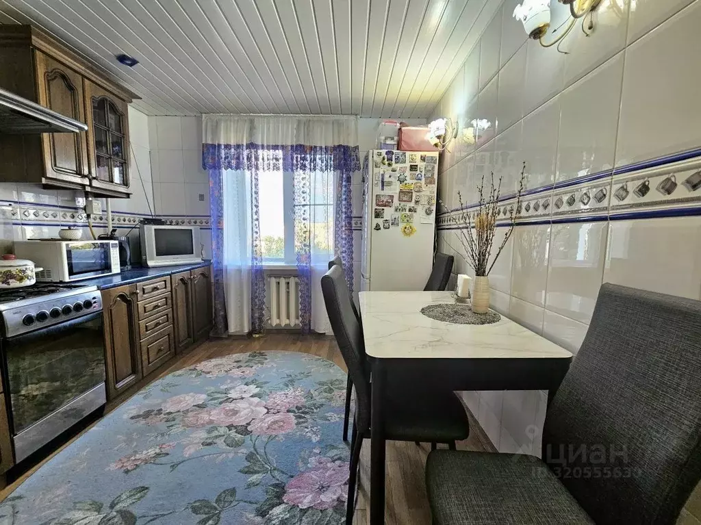 2-к кв. Волгоградская область, Волгоград ул. Быстрова, 64 (50.4 м) - Фото 0