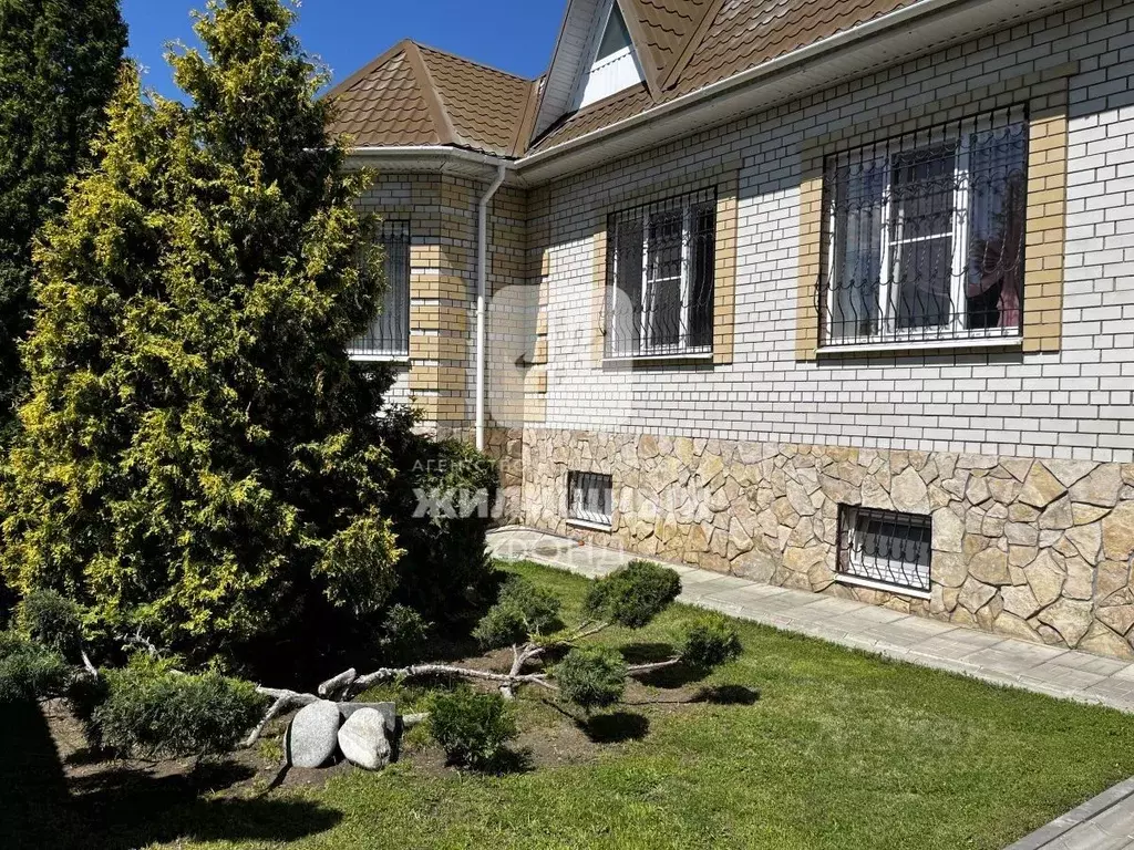 Дом в Саратовская область, Энгельс Светлая ул., 21 (294 м) - Фото 1