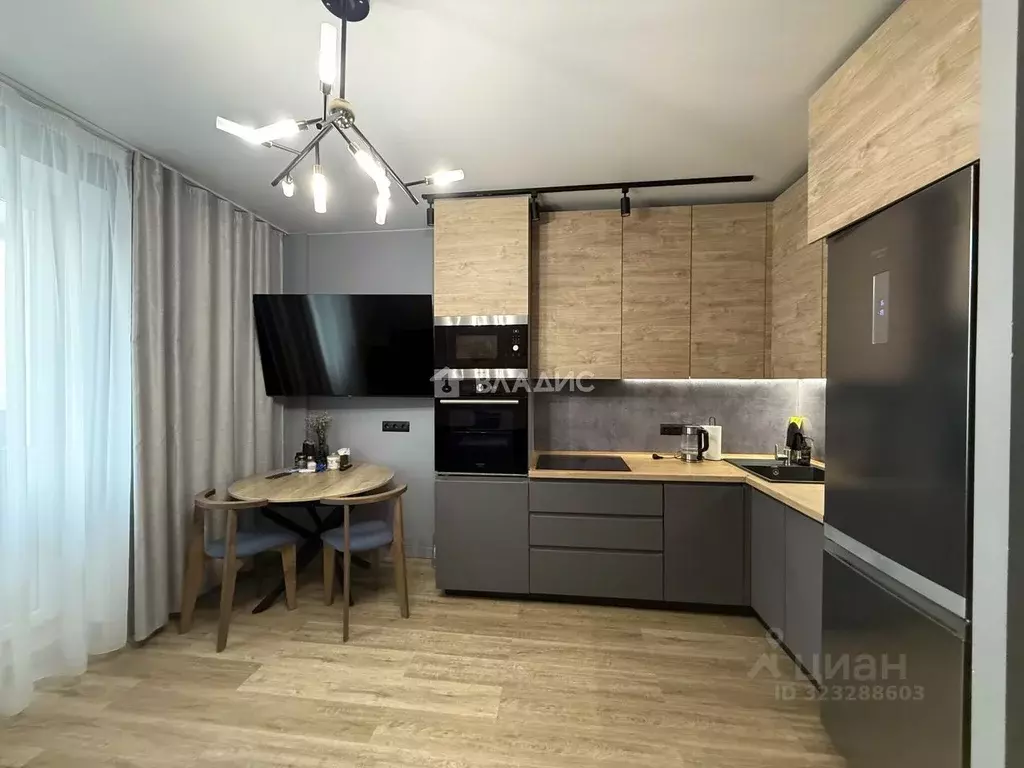 2-к кв. Волгоградская область, Волгоград ул. 50 лет Октября, 20А (45.0 ... - Фото 2