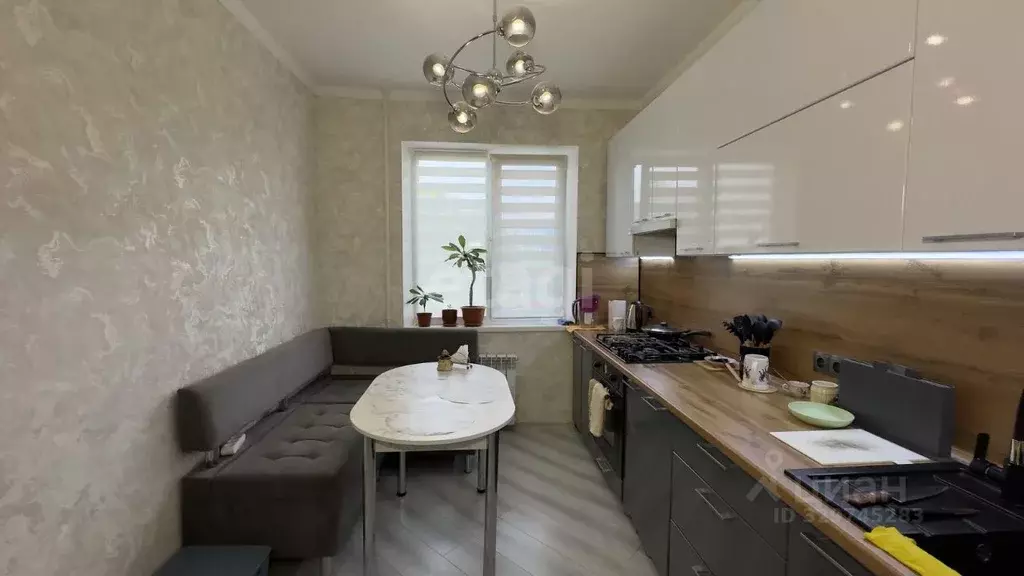 3-к кв. Крым, Симферополь ул. Героев Сталинграда (60.5 м) - Фото 2