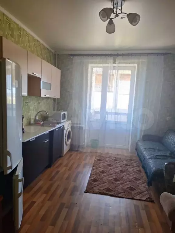 Комната 20 м в 6-к., 2/2 эт. - Фото 0