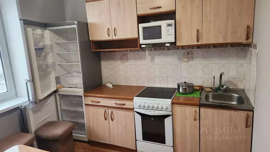 2-к кв. Тюменская область, Тюмень Уральская ул., 53к5 (60.0 м) - Фото 0