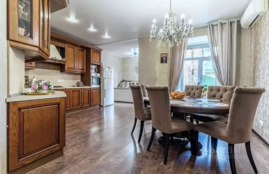 2-к кв. Санкт-Петербург 15-я Васильевского острова линия, 70 (85.8 м) - Фото 0