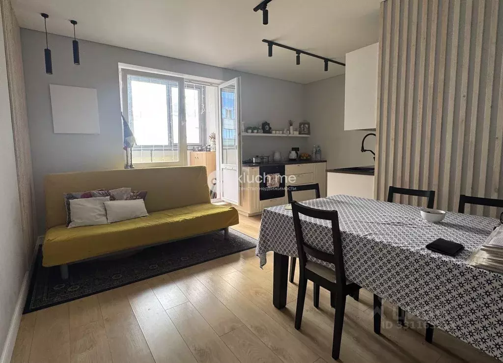 2-к кв. Татарстан, Казань ул. Вишневского, 57А (77.0 м) - Фото 2