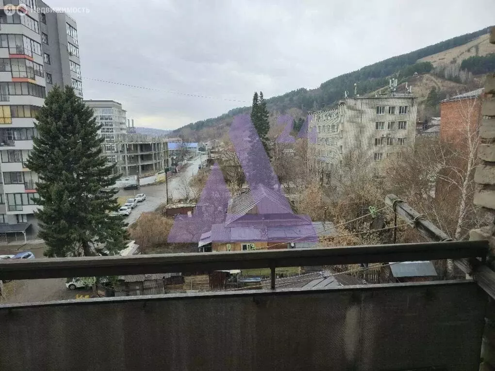 3-комнатная квартира: Горно-Алтайск, Коммунистический проспект, 24 ... - Фото 1