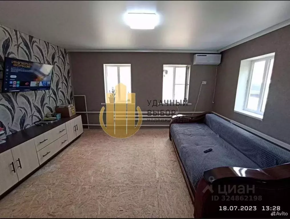 Дом в Ростовская область, Тацинская ст-ца пл. Калинина, 49 (56 м) - Фото 1