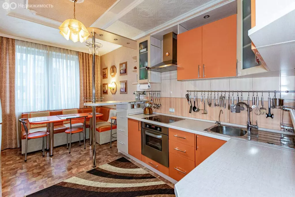 3-комнатная квартира: Екатеринбург, улица Вильгельма де Геннина, 33 ... - Фото 1