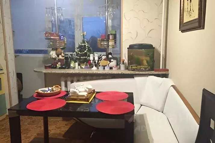 3-к кв. Крым, Черноморское пгт ул. Димитрова, 14 (80.0 м) - Фото 0
