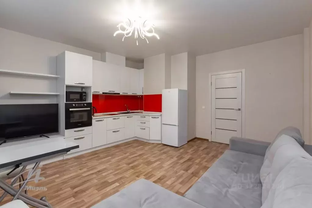 Студия Алтайский край, Барнаул Балтийская ул., 95 (29.6 м) - Фото 1