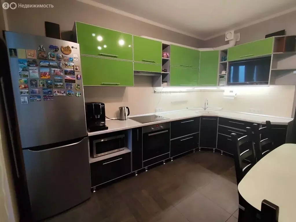 2-комнатная квартира: посёлок городского типа ВНИИССОК, улица Михаила ... - Фото 1