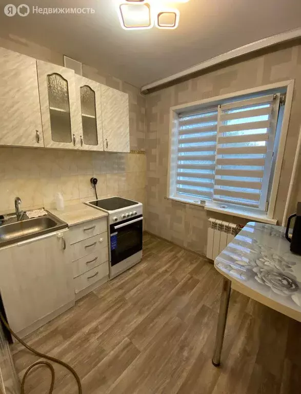 3-комнатная квартира: Иркутск, Волгоградская улица, 6 (48 м) - Фото 0