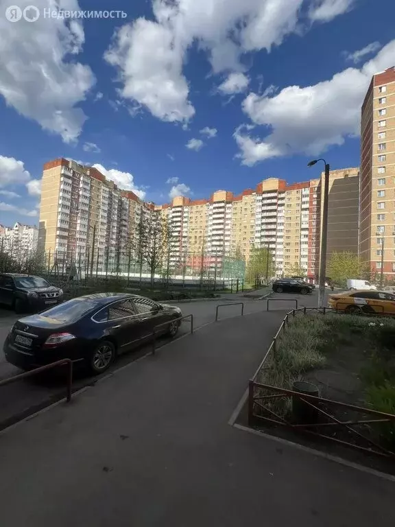 3-комнатная квартира: посёлок городского типа Нахабино, Школьная ... - Фото 1