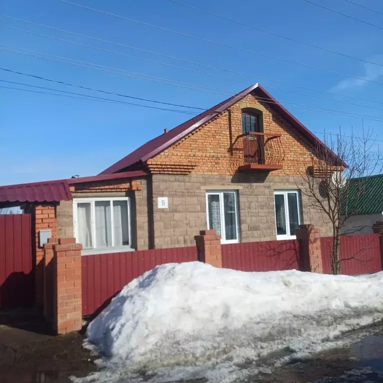 Дом в Челябинская область, Южноуральск ул. Чапаева, 9 (50 м) - Фото 1