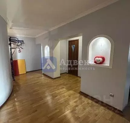 4-к кв. Тюменская область, Тюмень ул. Республики, 86к1 (150.0 м) - Фото 2