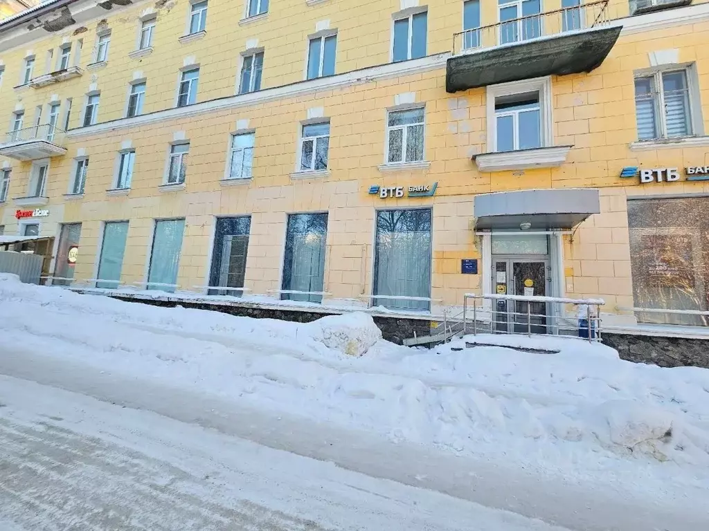 Помещение свободного назначения в Мурманская область, Мончегорск ... - Фото 2