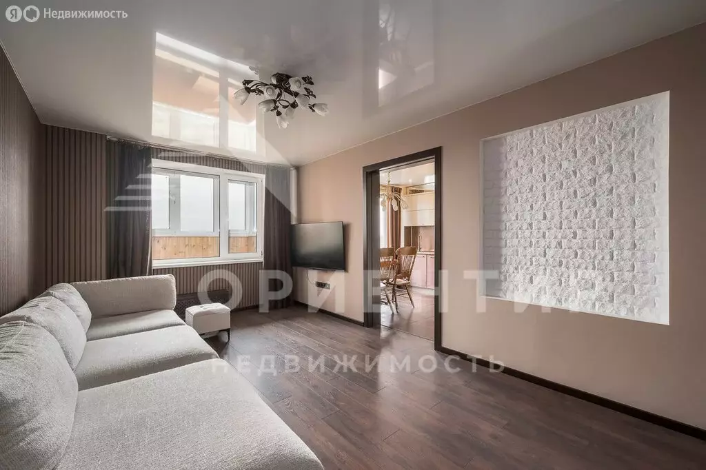 3-комнатная квартира: Екатеринбург, Базовый переулок, 48 (76 м) - Фото 0
