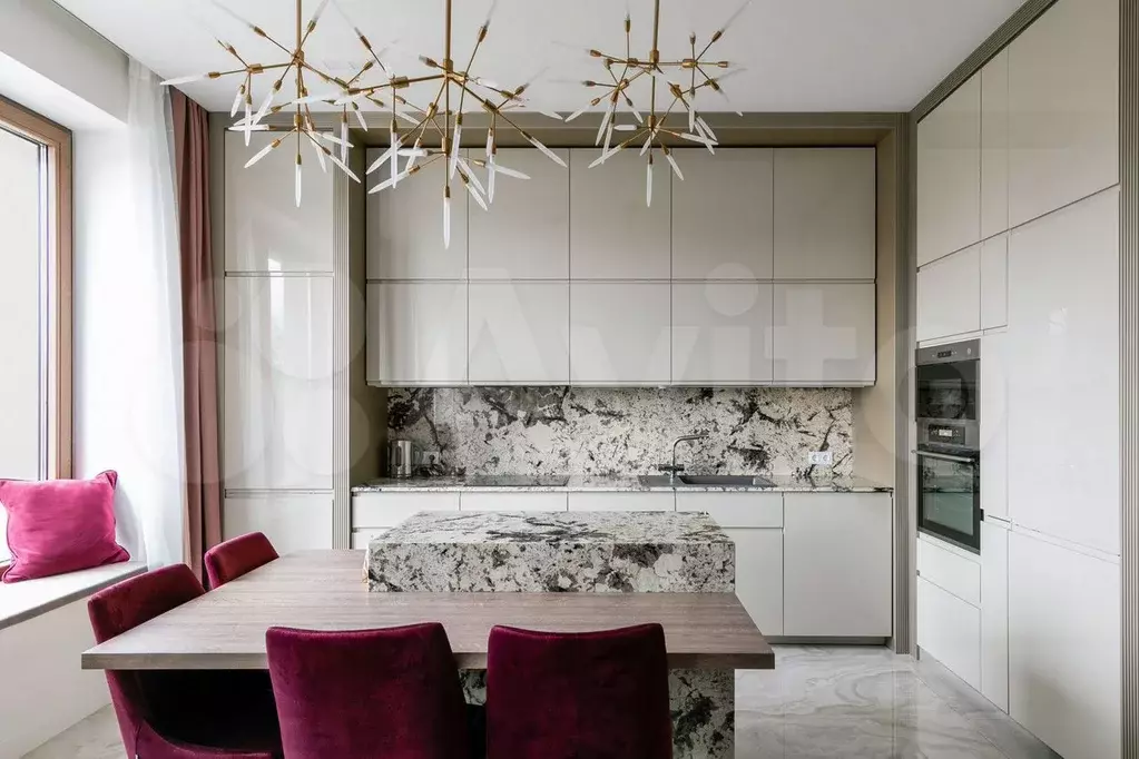 3-к. квартира, 100 м, 3/6 эт. - Фото 0