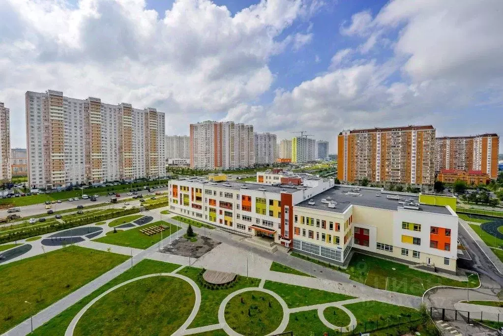 3-к кв. Московская область, Химки ул. Родионова, 3 (77.0 м) - Фото 2