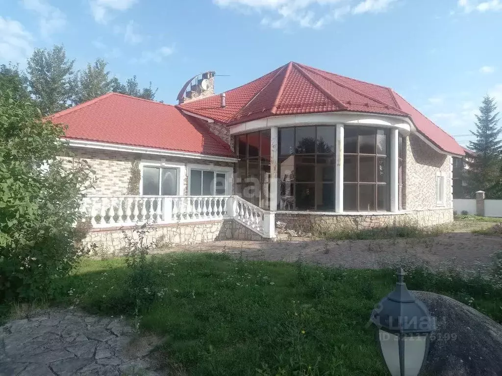 Дом в Псковская область, Псковский район, Писковичская волость, д. ... - Фото 1