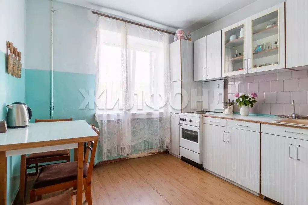 3-к кв. Новосибирская область, Новосибирск ул. Маяковского, 17 (59.9 ... - Фото 1