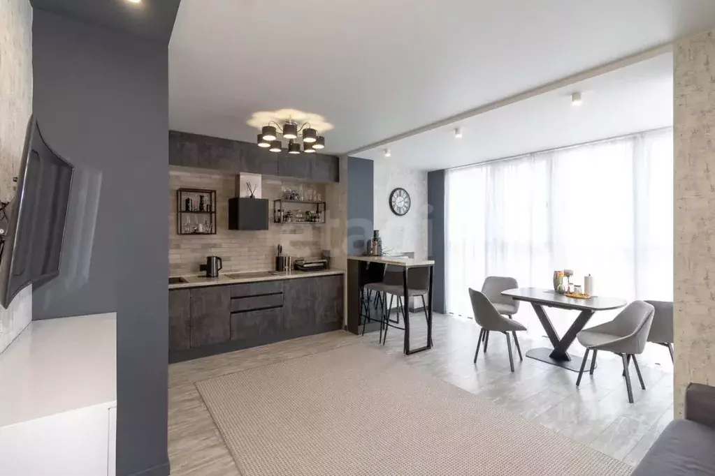 2-к кв. Тюменская область, Тюмень ул. Газовиков, 79 (65.2 м) - Фото 1