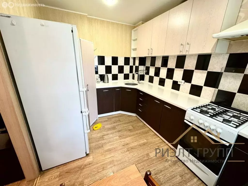 3-комнатная квартира: Казань, улица Академика Павлова, 23 (62.1 м) - Фото 0