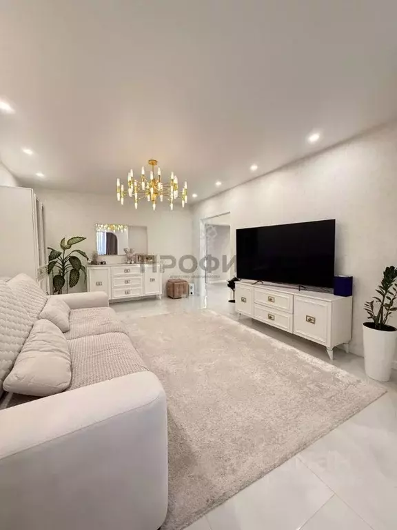 3-к кв. Крым, Алушта ул. 60 лет СССР, 13 (65.9 м) - Фото 1