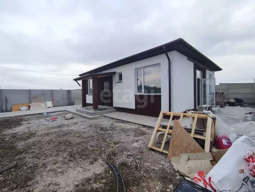 Дом в Крым, Симферопольский район, Трудовское с/пос, с. Денисовка ул. ... - Фото 1