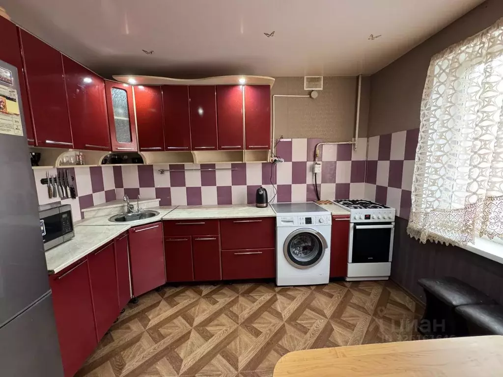 3-к кв. Омская область, Омск Краснознаменная ул., 8 (68.4 м) - Фото 2