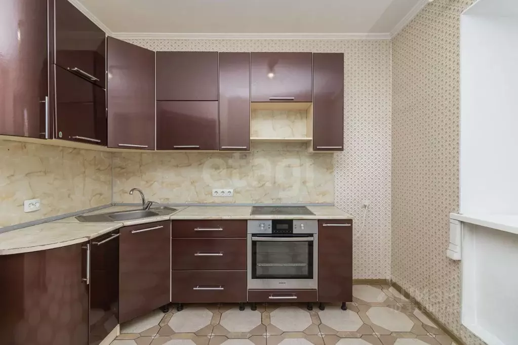 2-к кв. Тюменская область, Тюмень ул. Грибоедова, 13к3 (65.8 м) - Фото 1