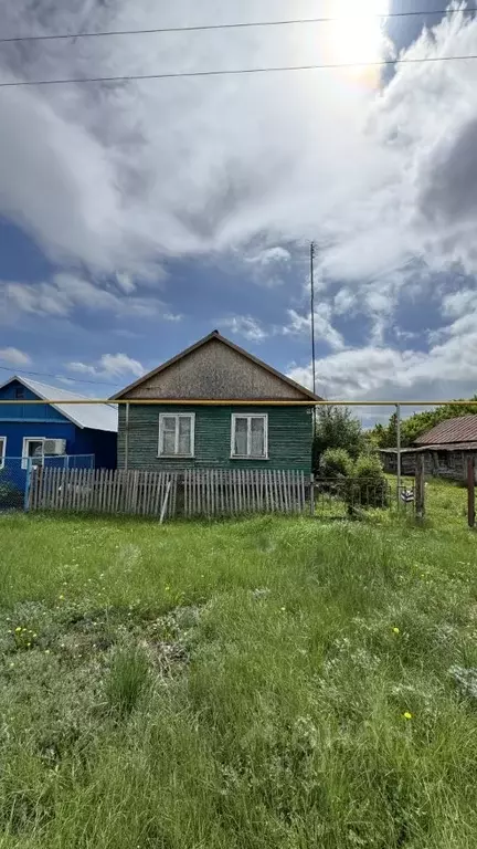 Дом в Оренбургская область, Сакмарский район, с. Егорьевка ул. Дружбы ... - Фото 0